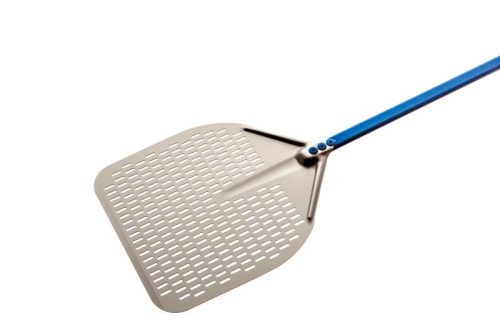 SZÖGLETES LYUKAS PIZZALAPÁT 45*45cm A-45RF